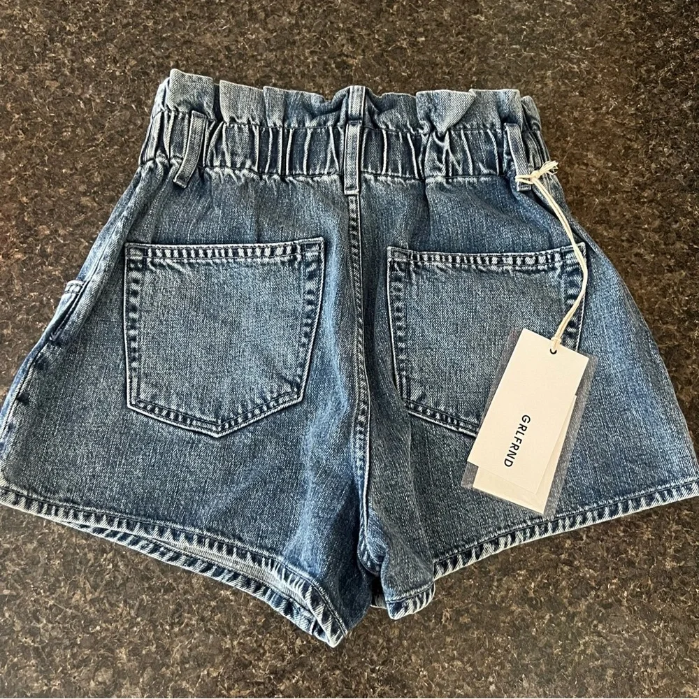NWT Grlfrnd Amara‎ Shorts in call my name women’s 25